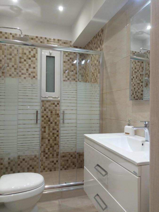 Cozy Studio Near Victoria Metro Station Athen Exterior foto